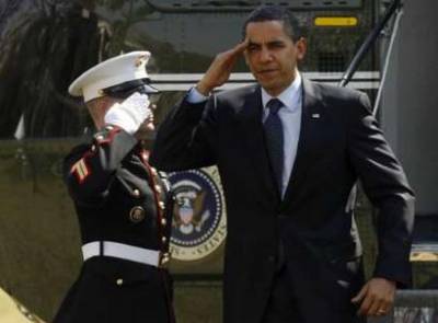 U.S. President Barack Obama steps off Marine One as he lands on the South Lawn at the White House in Washington March 6, 2009. Reuters/Jim Young (United States)